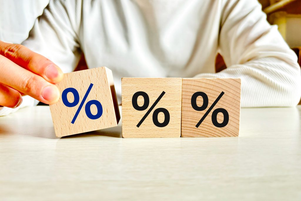 マイカーローンは何％以上だと損？金利相場と賢い選び方