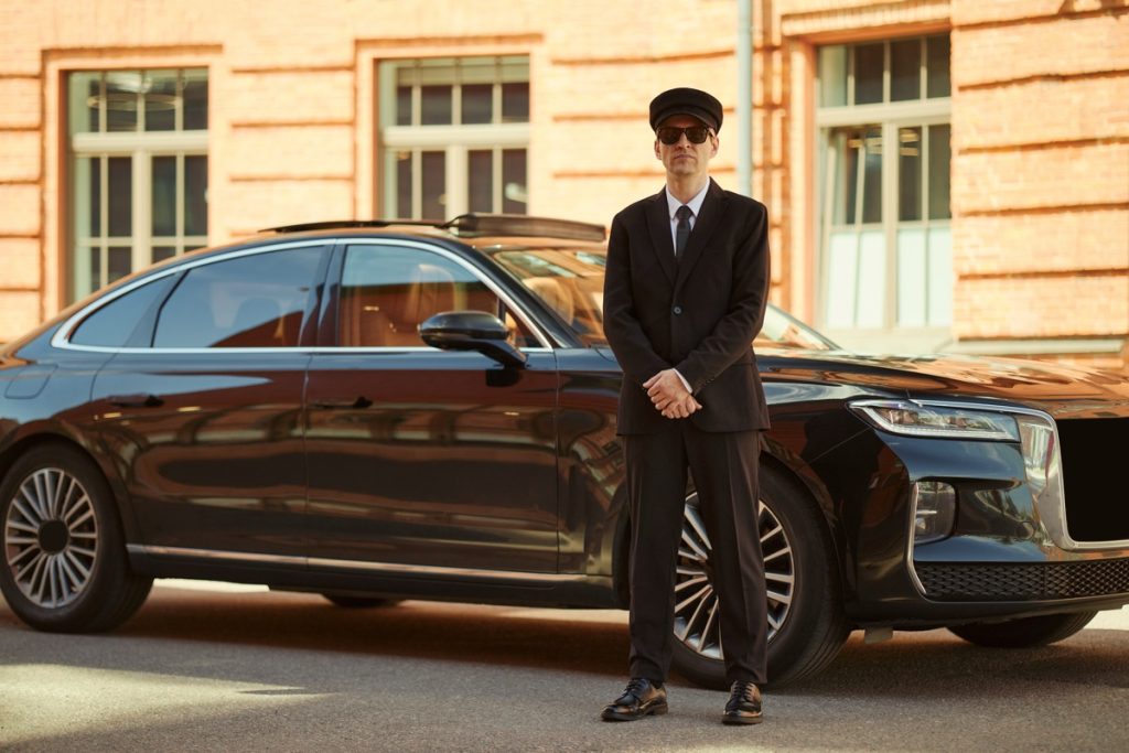 トヨタ センチュリーの価格相場は？SUV・セダンの新車価格と中古車、ローンの考え方【2026年9月】