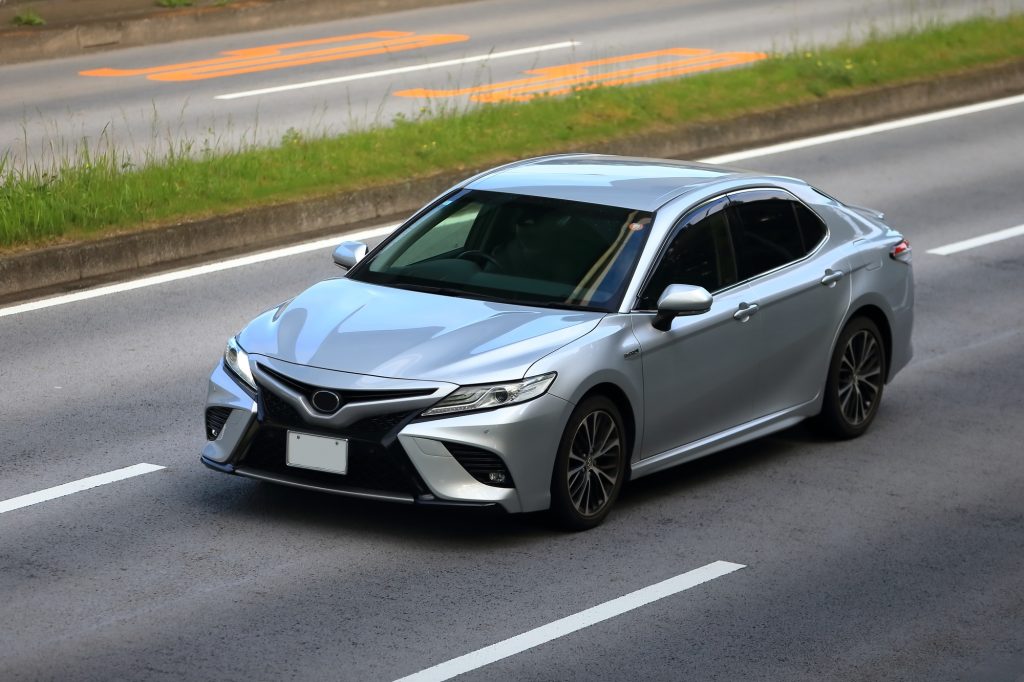 新型カムリが3年ぶりに復活！440万円～の車を低金利ローンで賢く買う方法