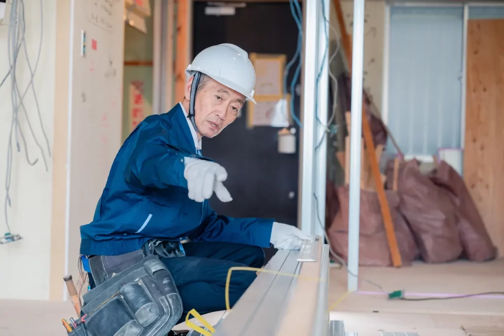 リフォーム会社の提携ローンと銀行のリフォームローンはどう比べる？見積もり段階で確かめる金利・手数料・支払時期と契約をやめるときの違い