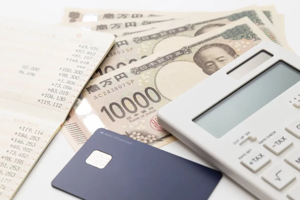 私立大学の初年度納付金は文系と理系でいくら違う？分納の時期と年内入試で先に必要になる資金